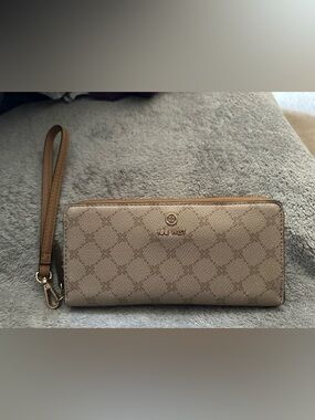 Nine West Tan Beige Signature Pattern Zip-Around Wallet